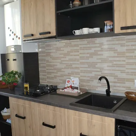 Apartment Solid 387 Mamaia